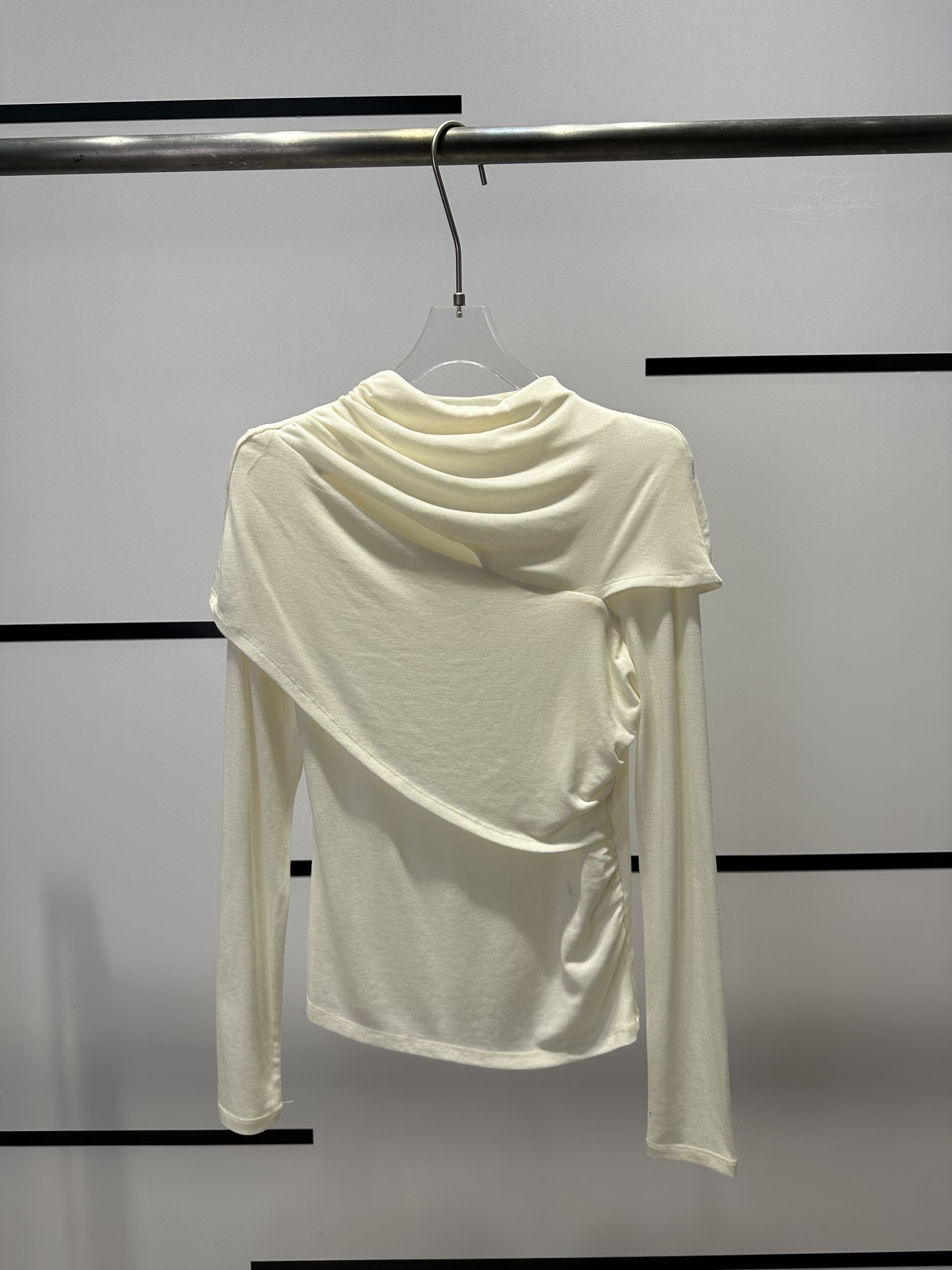 Stylish Women’s Clothing Packaged with YSL – Versatile Designs for Every Season