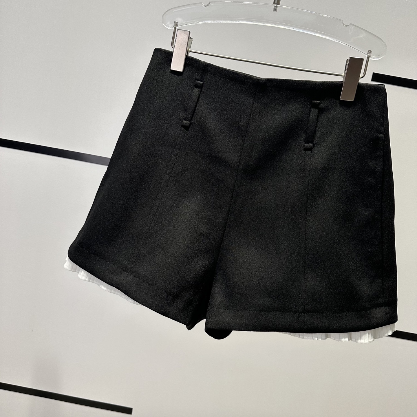High-End Women’s Clothes with MiuB5558: High Waist Fakes, Two Shorts, “A” Style. - 图片 4