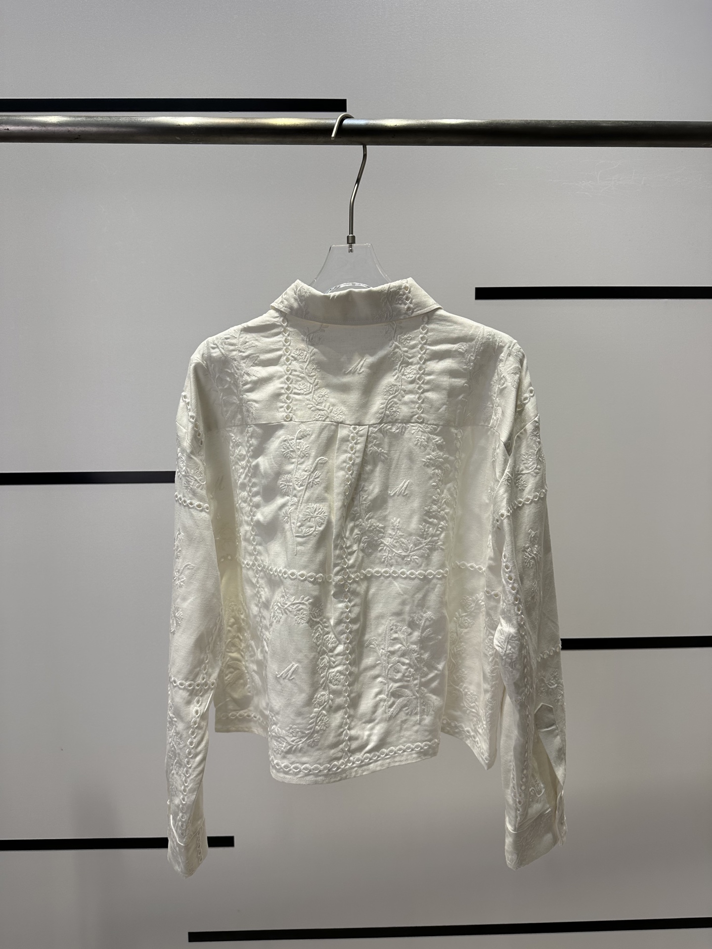 “High-quality Women’s Suit with Air-Comfort Shorts for Stylish Vacation Look” - 图片 2
