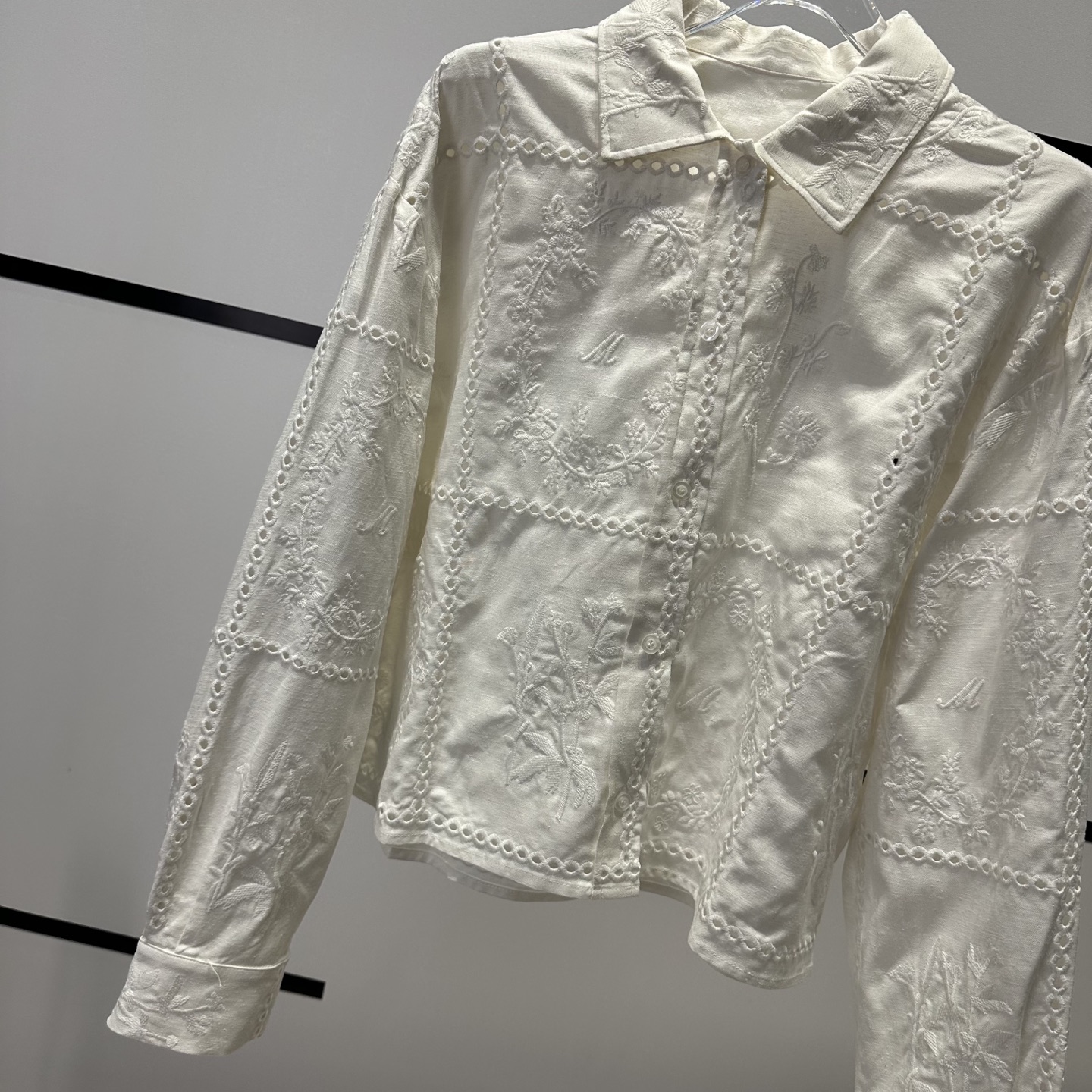 “High-quality Women’s Suit with Air-Comfort Shorts for Stylish Vacation Look” - 图片 4