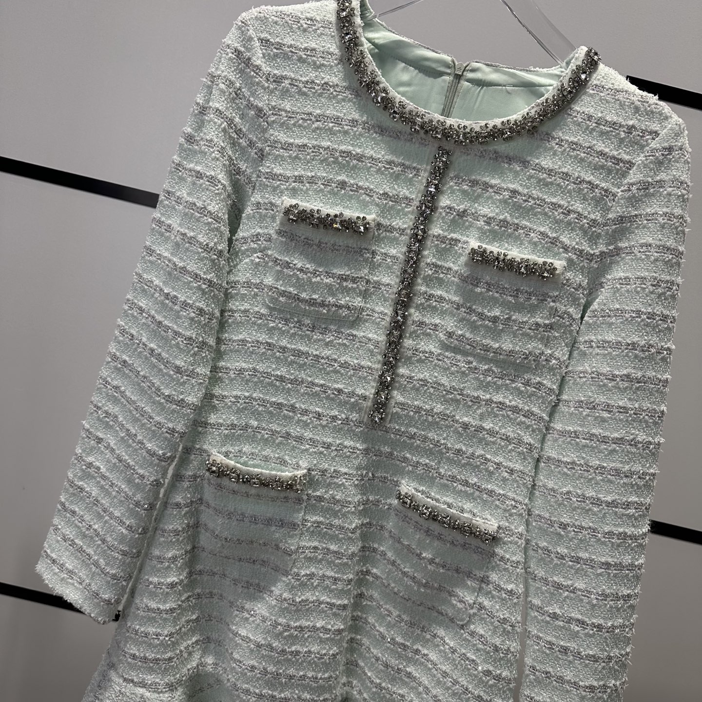 High-End Quality Women’s Clothes Packing with Stylish Designs and Fine Fabrics - 图片 3