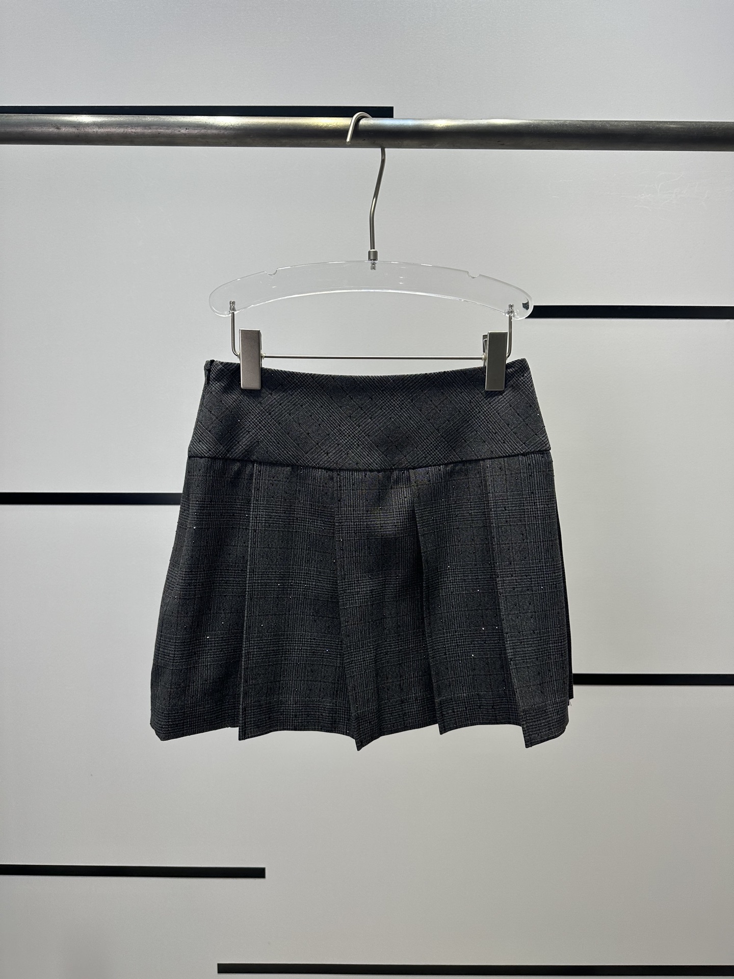 “High-Quality Women’s Outfits: Coats, Semi-Skirts, and Tweaked Designs for Elegant Style and Confidence” - 图片 8