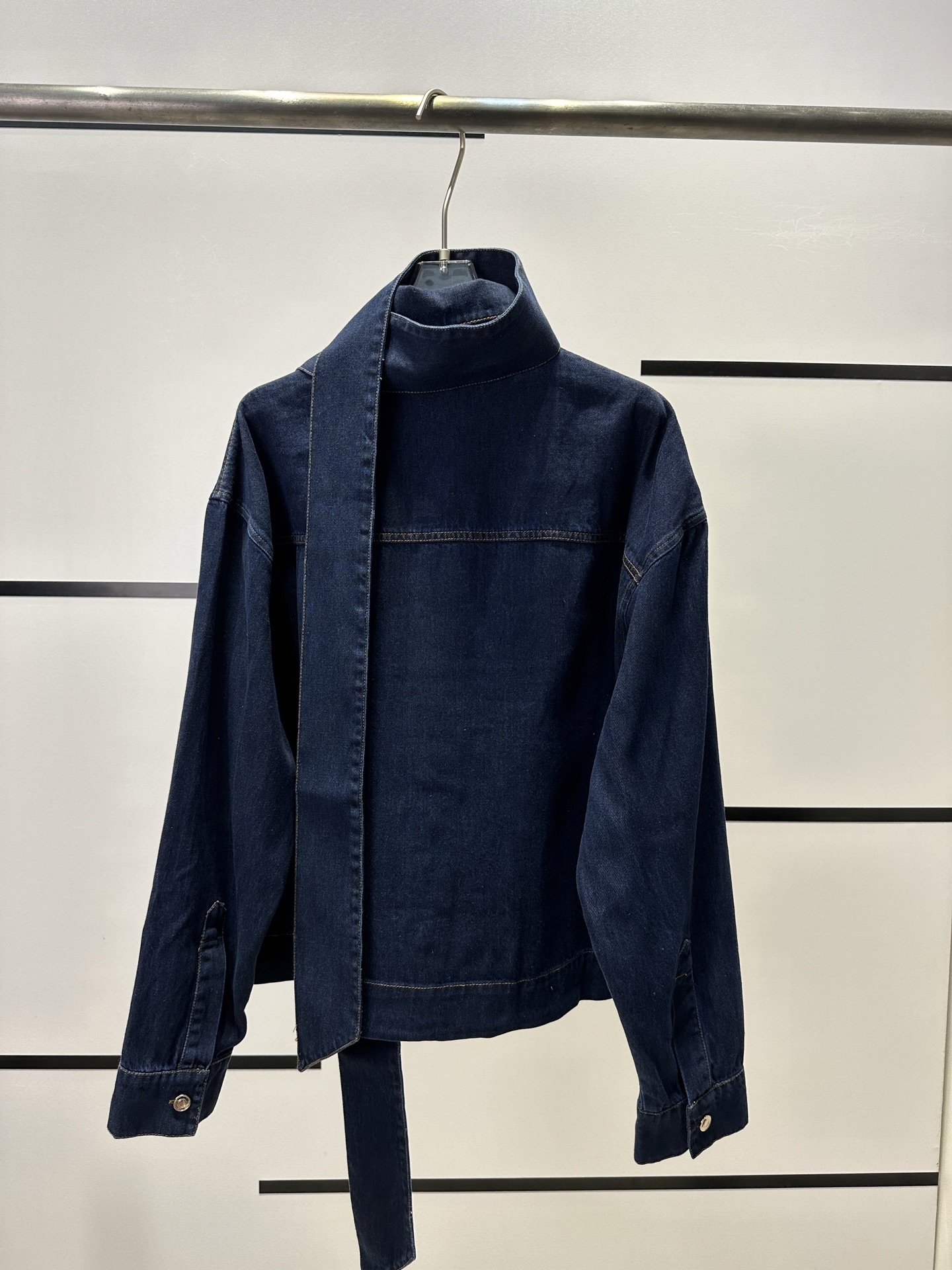 Title: High-End Women’s Dress with CD B5624 Cowboy Coat Summary: High-quality women’s dress with classic cowboy design, comfortable and stylish for daily wear. - 图片 2