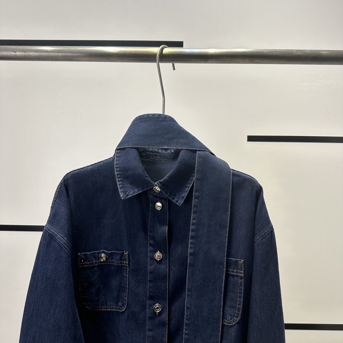 Title: High-End Women’s Dress with CD B5624 Cowboy Coat Summary: High-quality women’s dress with classic cowboy design, comfortable and stylish for daily wear. - 图片 3