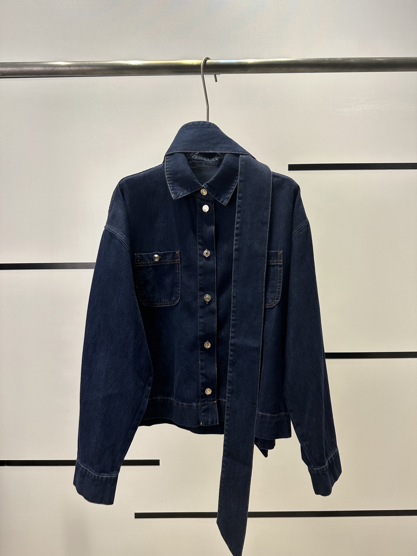 Title: High-End Women’s Dress with CD B5624 Cowboy Coat Summary: High-quality women’s dress with classic cowboy design, comfortable and stylish for daily wear. - 图片 1