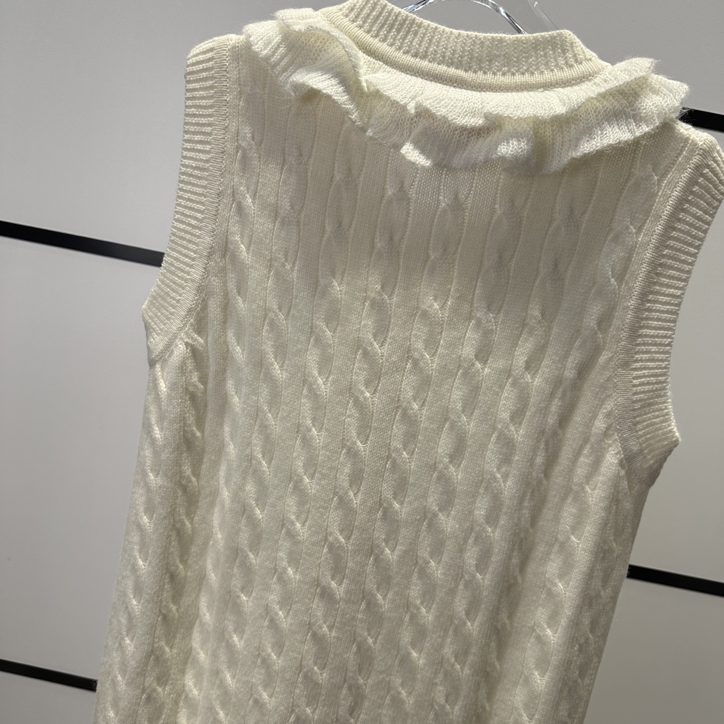 “Wood-Eared Knitted Sweaters: High-Quality Women’s Clothes for Early Autumn” - 图片 7