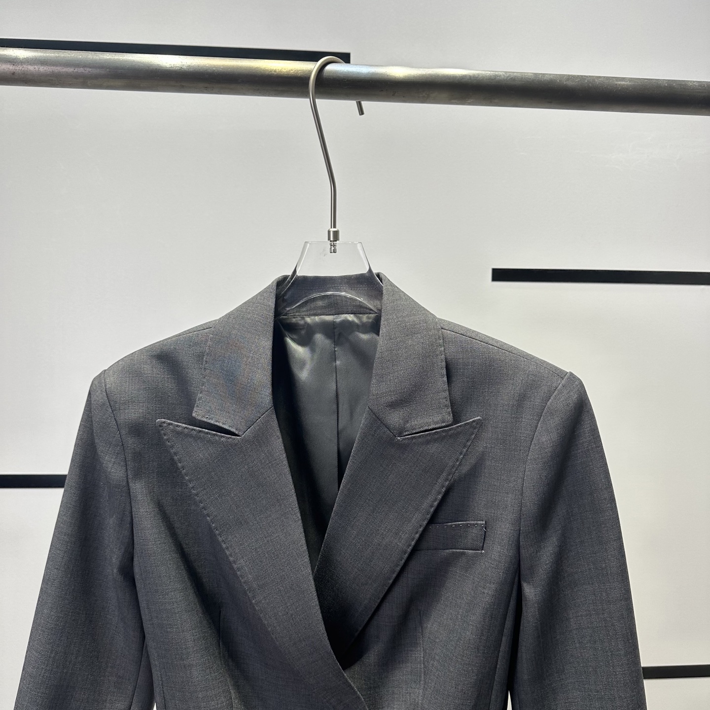 “High Quality Women’s Clothes: YSL B5634 Collection Overview” - 图片 3