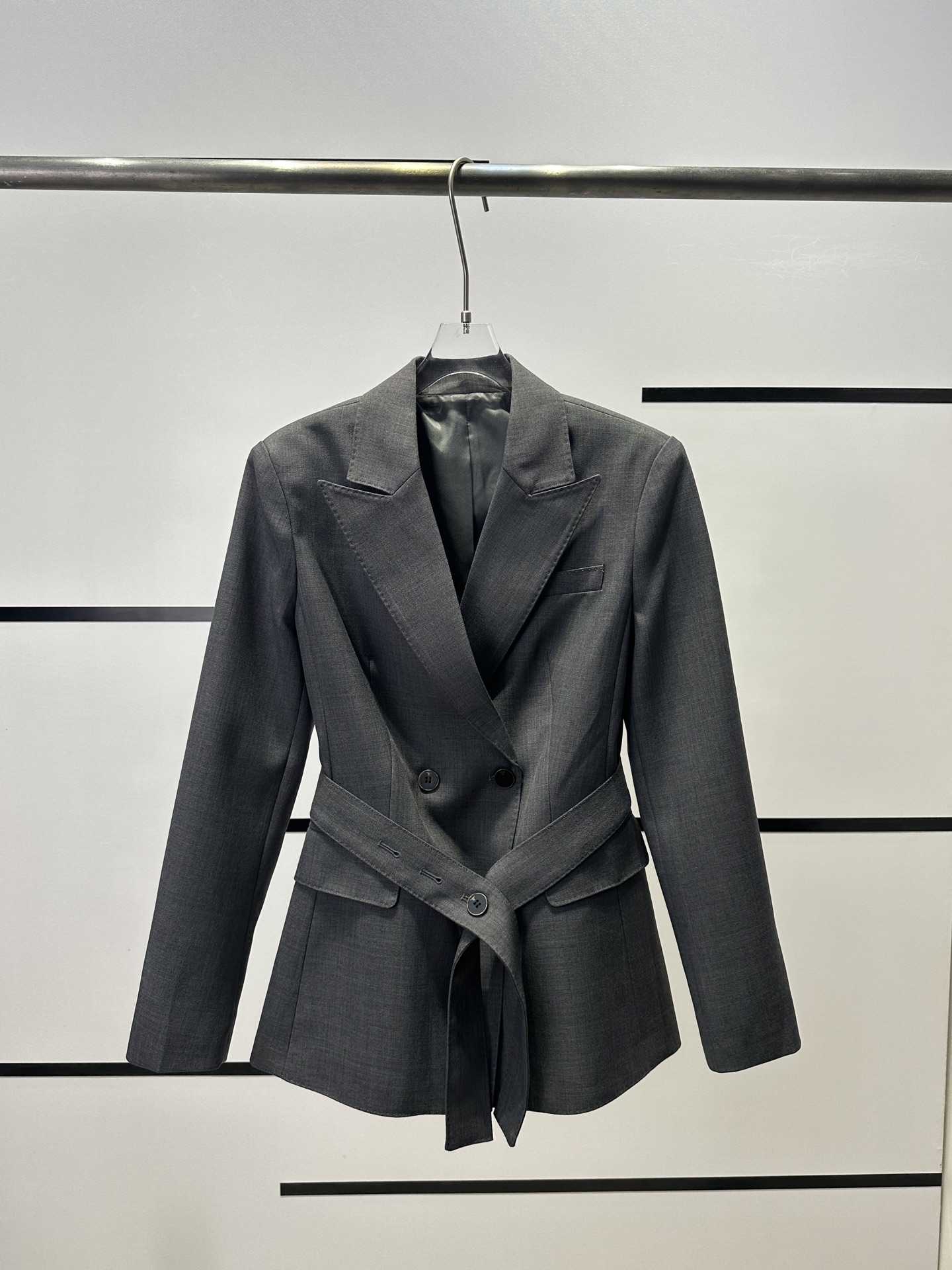 “High Quality Women’s Clothes: YSL B5634 Collection Overview” - 图片 1