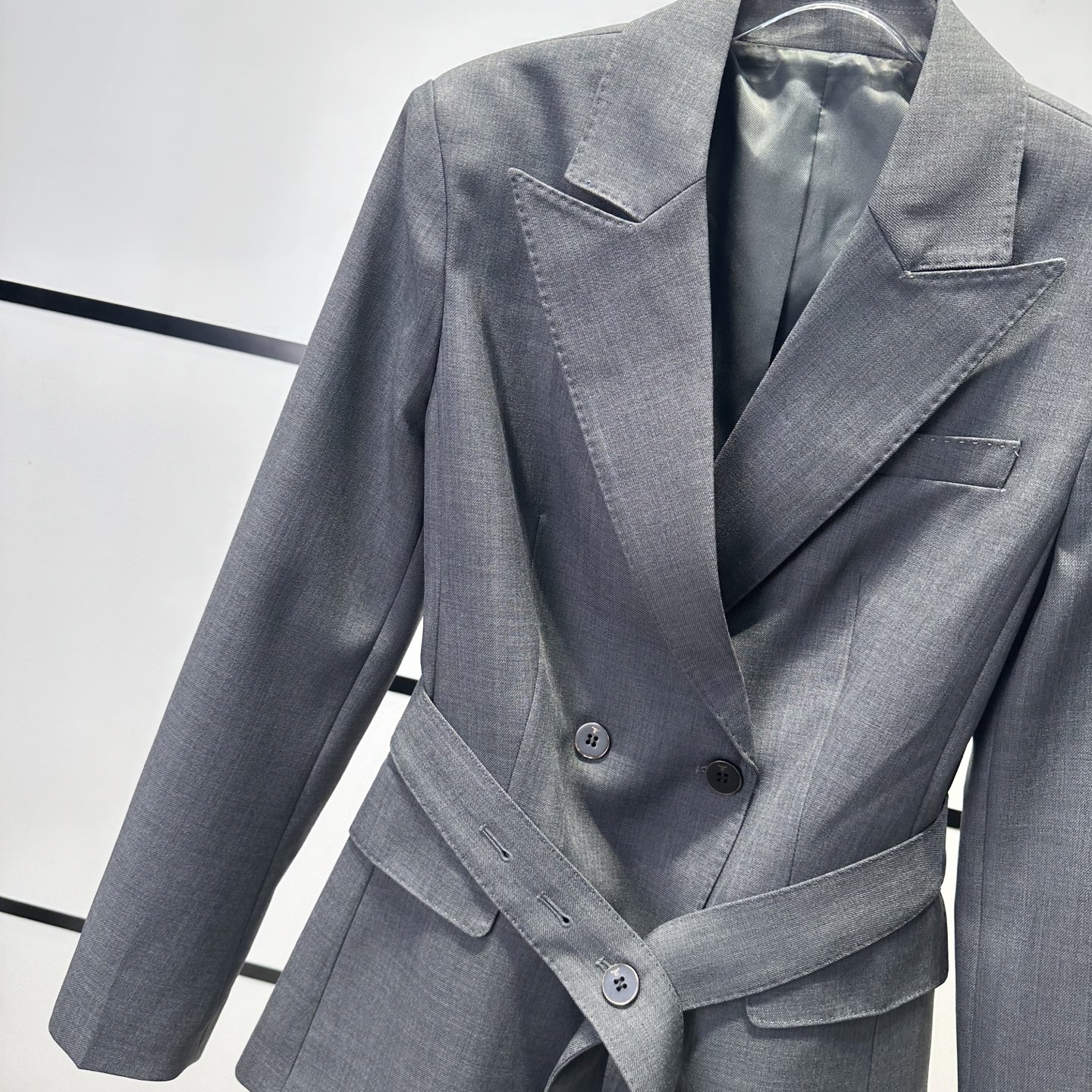 “High Quality Women’s Clothes: YSL B5634 Collection Overview” - 图片 4