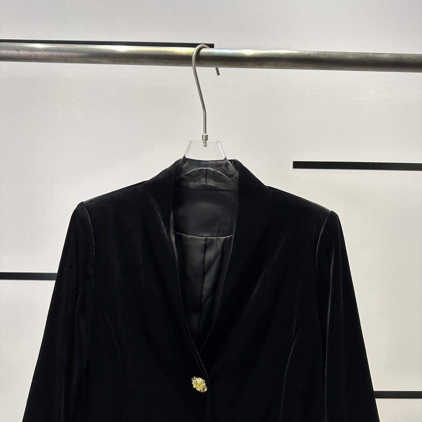 “High-End Quality Female Suit: YSLB5635 French Velvet Coat, Classic Retrospective Style, Gold Buttons, Stereocreasing” - 图片 3