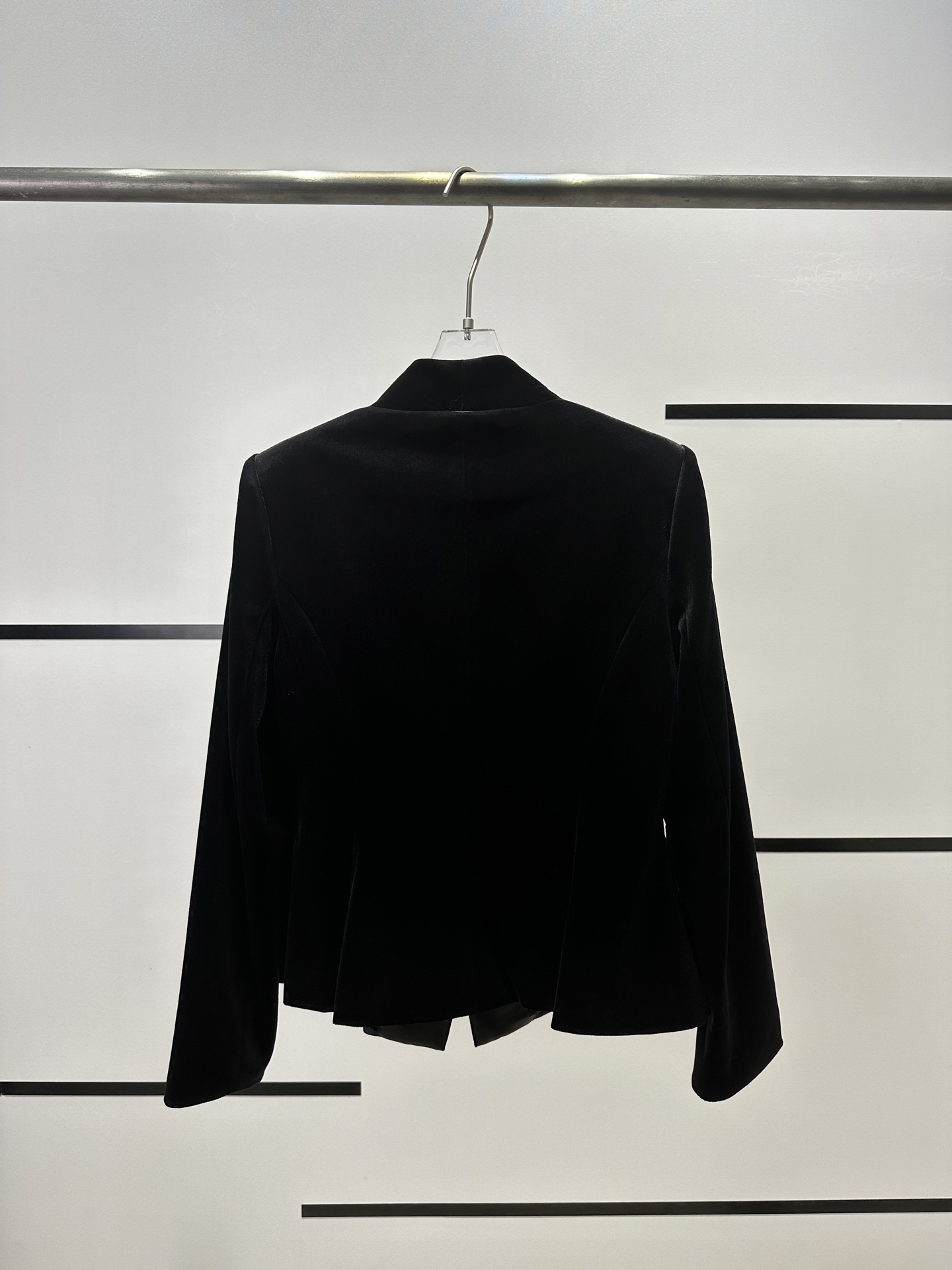 “High-End Quality Female Suit: YSLB5635 French Velvet Coat, Classic Retrospective Style, Gold Buttons, Stereocreasing” - 图片 2