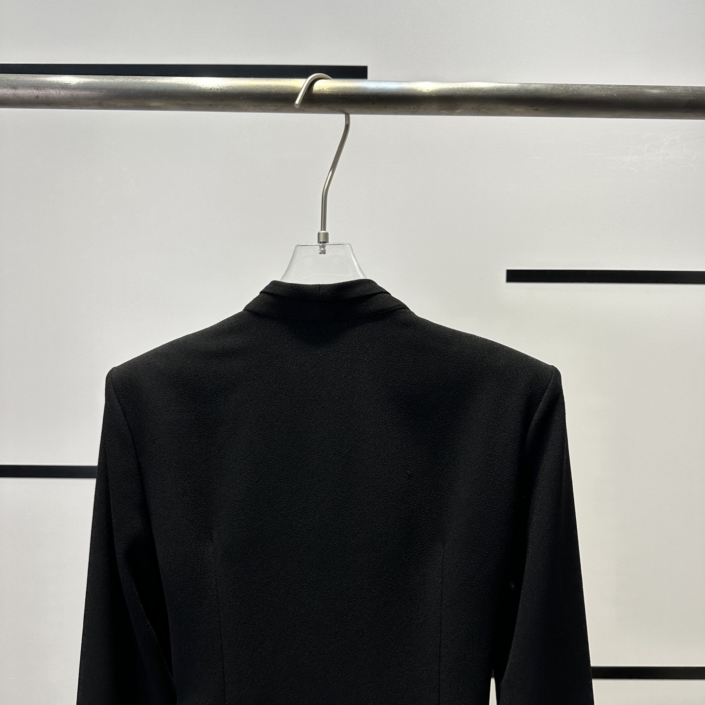 “High-Quality Women’s Clothes: V-Neck Long-Sleeve Shirt and Vest with Elegant Details for Fall” - 图片 6