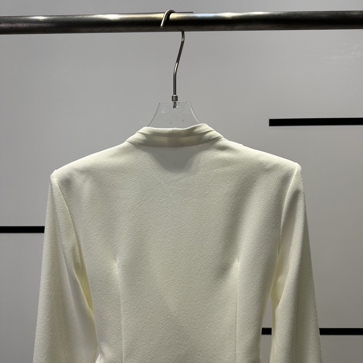 “High-Quality Women’s Autumn Fashion: V-Neck Long-Sleeve Shirt & Vest Set – YSL B5643” - 图片 6