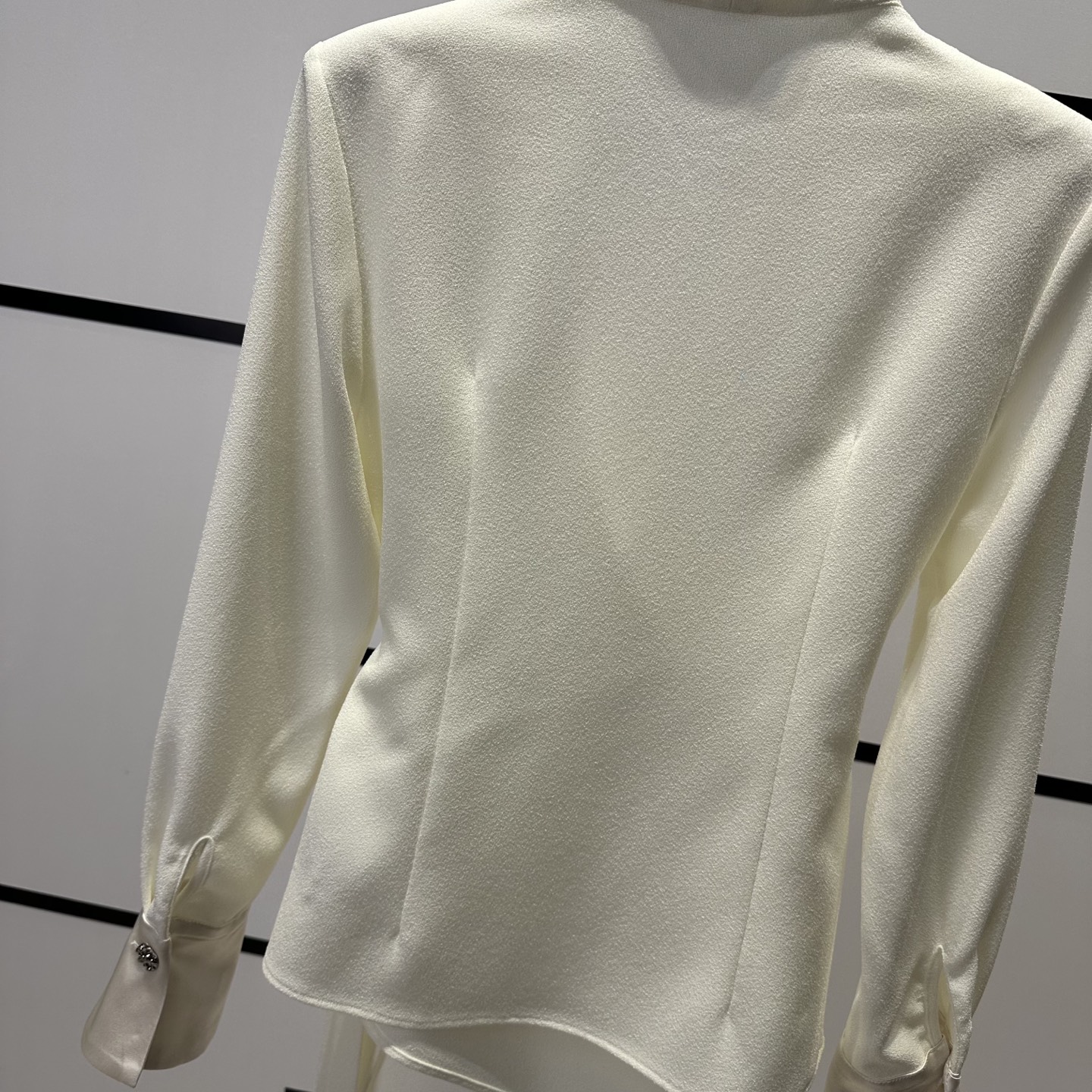 “High-Quality Women’s Autumn Fashion: V-Neck Long-Sleeve Shirt & Vest Set – YSL B5643” - 图片 7