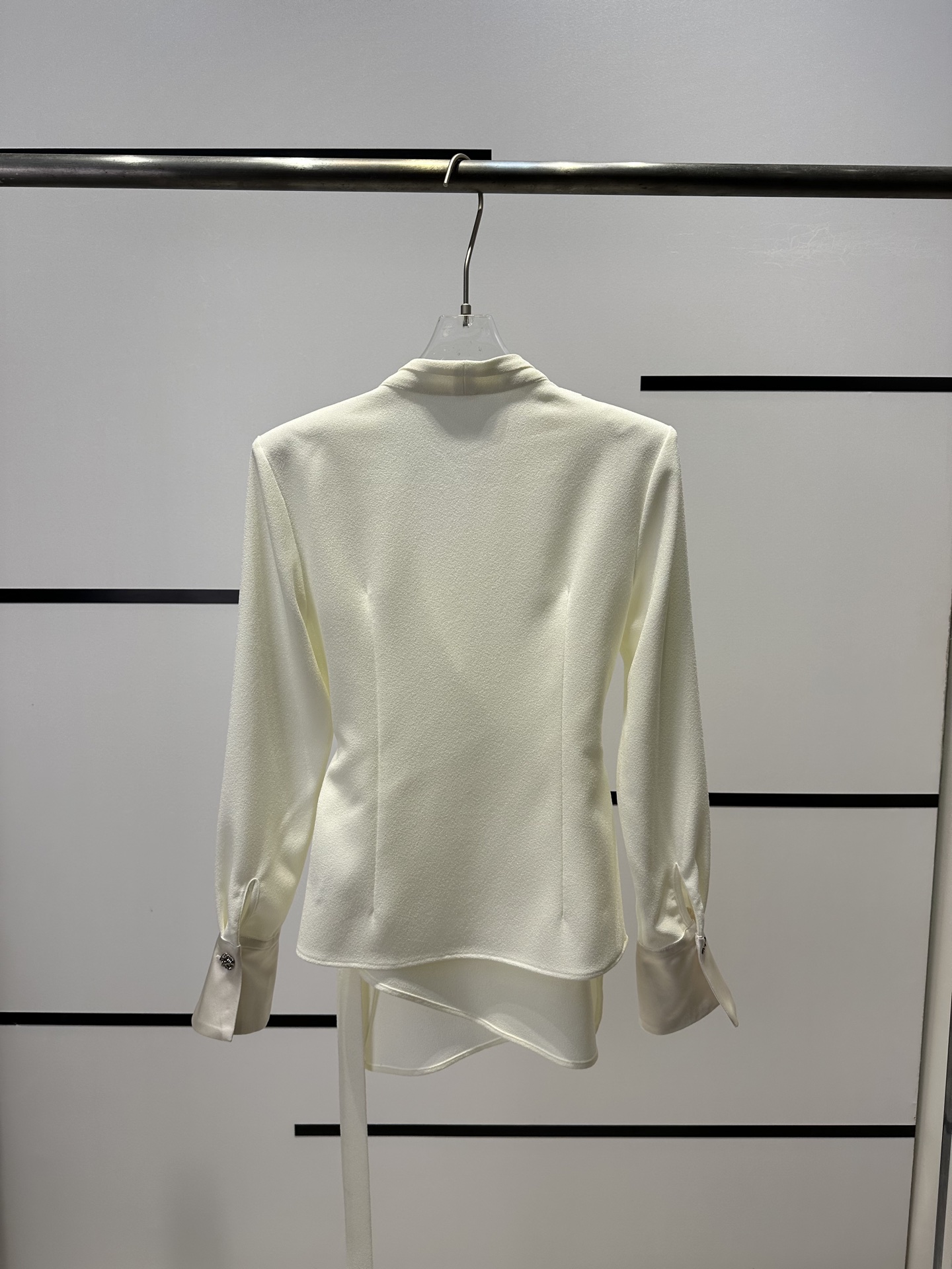 “High-Quality Women’s Autumn Fashion: V-Neck Long-Sleeve Shirt & Vest Set – YSL B5643” - 图片 2