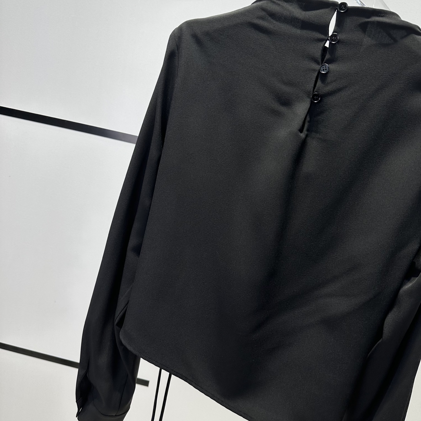 “High-End Women’s Clothes: Autumn Fashion Designers Collection with Advanced Style and Strong Base Colors” - 图片 7