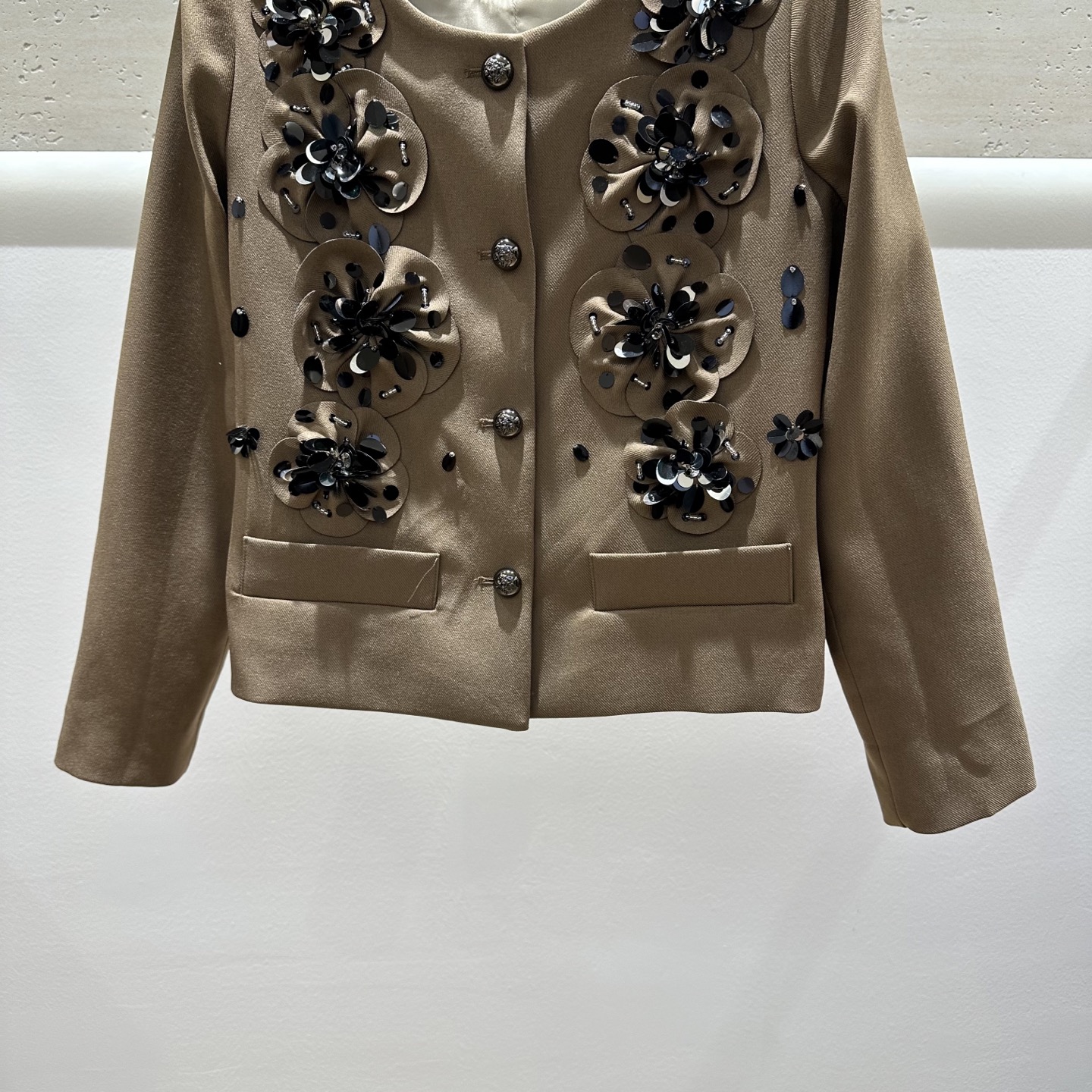 Miu Elegant Khaki Beaded Sequin Set: Jacket & A-Line Mini Skirt 7 i1761477081370 7378 0 5
