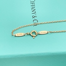 【Tiffany*帝芙尼最新款🆕🆕玫瑰金锁匙满钻项链】一致官网黄铜材质,非常的上镜‼️设计很特别值得入手 【Tiffany*帝芙尼最新款🆕🆕玫瑰金锁匙满钻项链】一致官网黄铜材质,非常的上镜‼️设计很特别值得入手