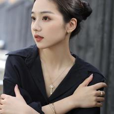 【Tiffany*帝芙尼最新款🆕🆕玫瑰金锁匙满钻项链】一致官网黄铜材质,非常的上镜‼️设计很特别值得入手 【Tiffany*帝芙尼最新款🆕🆕玫瑰金锁匙满钻项链】一致官网黄铜材质,非常的上镜‼️设计很特别值得入手