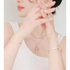 【Tiffany*帝芙尼最新款🆕🆕玫瑰金锁匙满钻项链】一致官网黄铜材质,非常的上镜‼️设计很特别值得入手 【Tiffany*帝芙尼最新款🆕🆕玫瑰金锁匙满钻项链】一致官网黄铜材质,非常的上镜‼️设计很特别值得入手