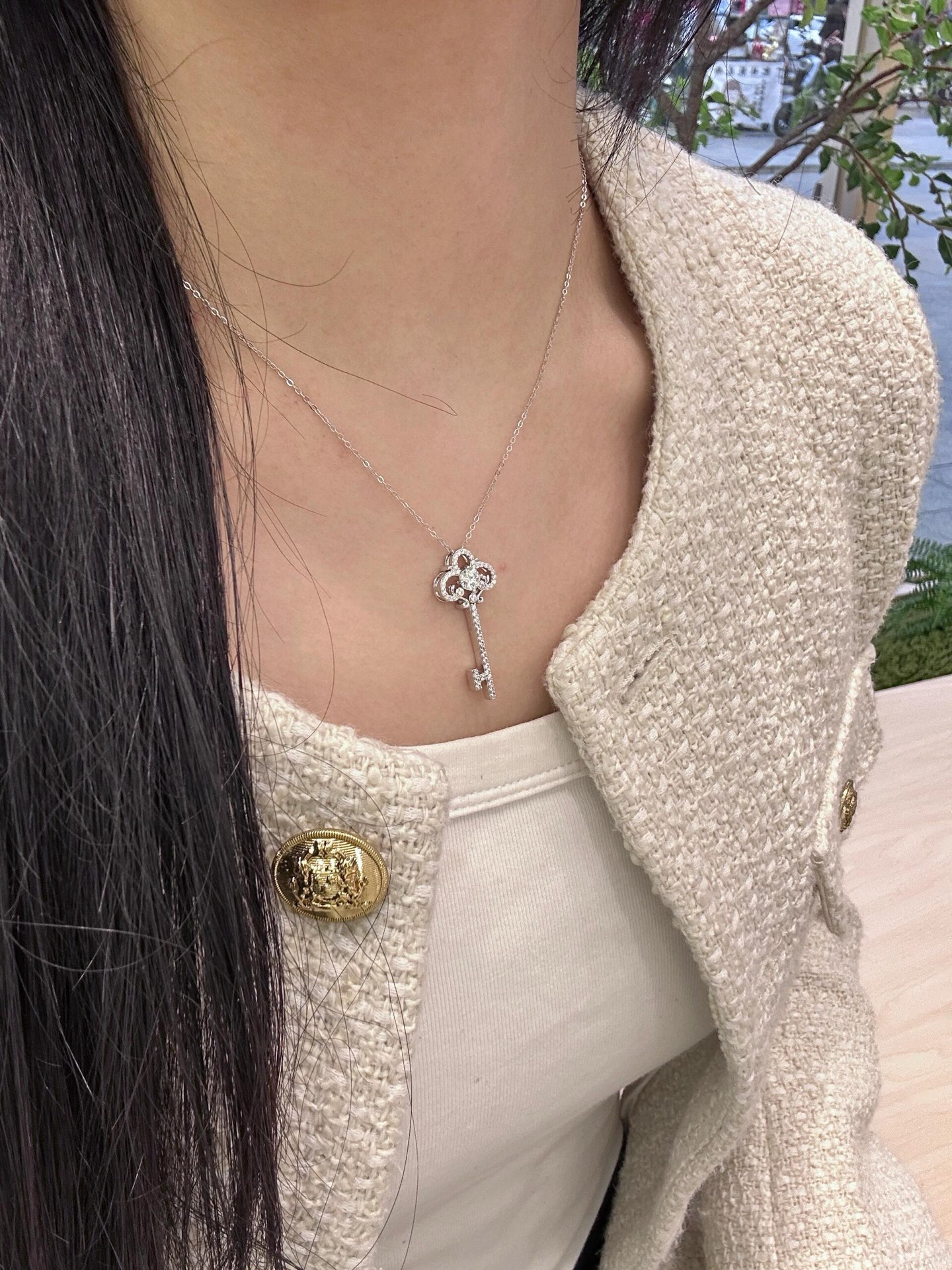 【Tiffany*帝芙尼锁匙镶钻银色项链】一致官网黄铜材质，非常的上镜‼️设计很特别值得入手。高级手工坊