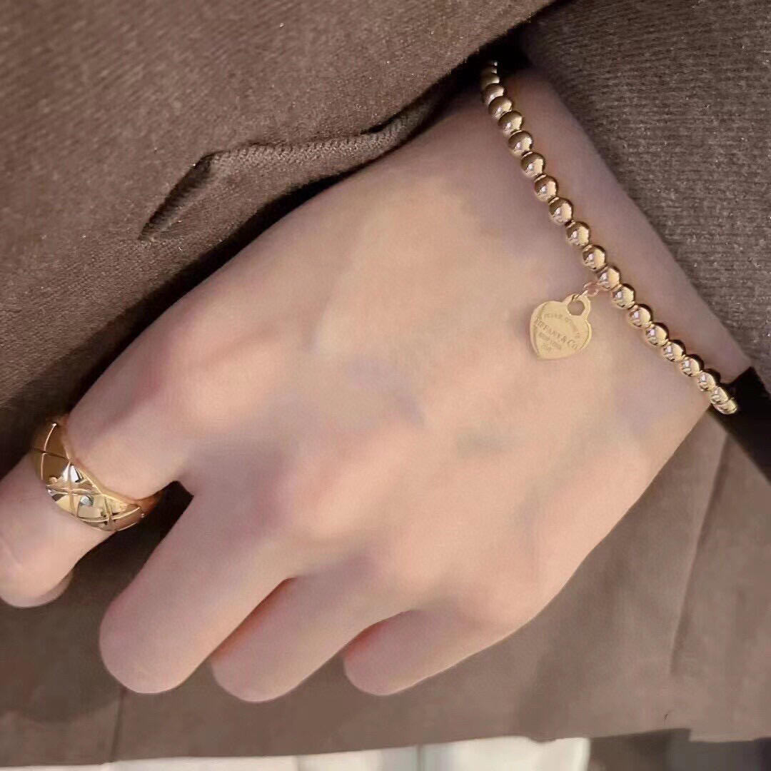 Tiffany & Co. Tiffany*帝芙尼最新款，非常的上镜‼ 设计很特别值得入手 高级手工坊系列