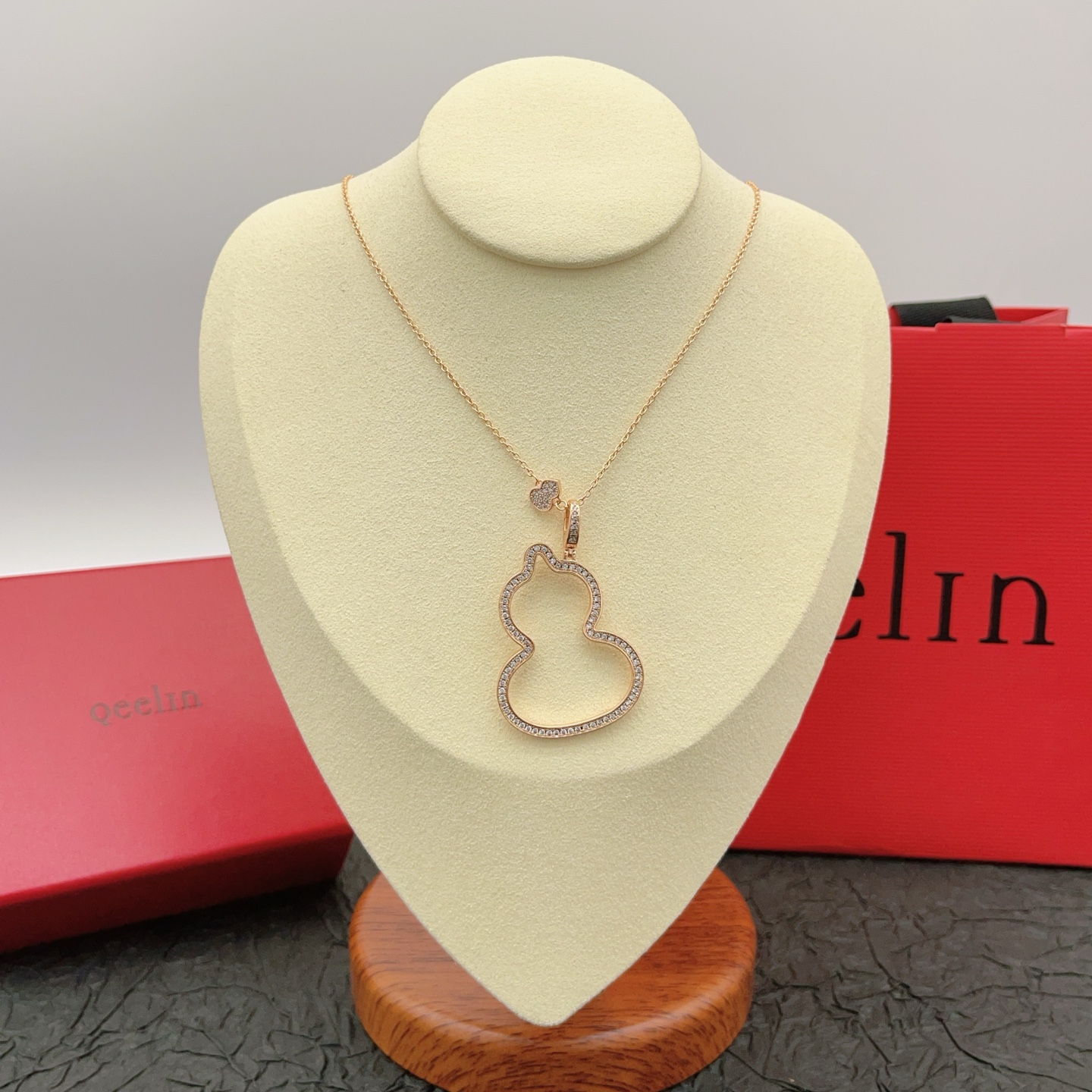 【Qeelin镶钻葫芦大号玫瑰金项链】一致官网黄铜材质，非常的上镜‼️设计很特别值得入手高级手工坊系列
