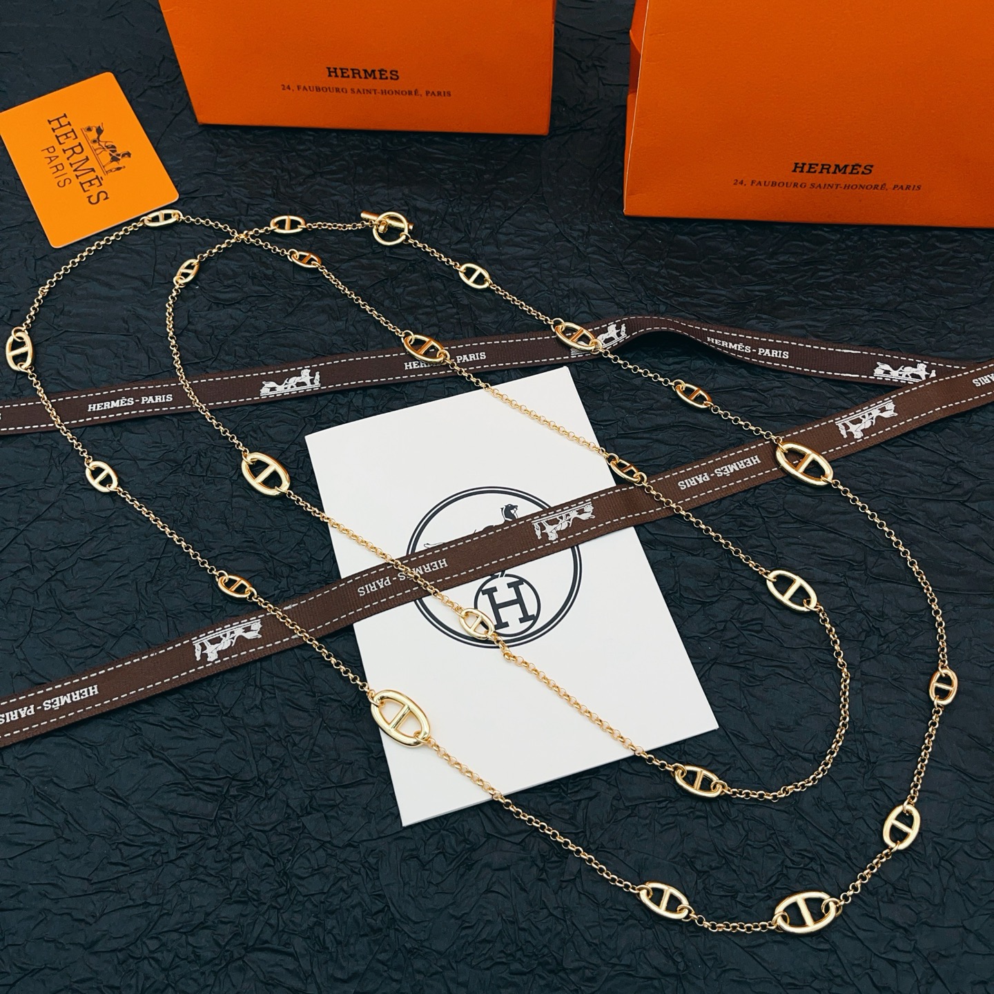 尺寸：160CM【He@mes最新款🆕🆕爱马仕光面猪鼻子金色毛衣链】一致官网黄铜材质，非常的上镜‼️设计