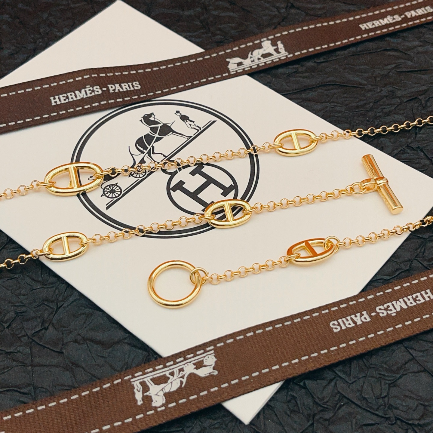 尺寸：160CM【He@mes最新款🆕🆕爱马仕光面猪鼻子金色毛衣链】一致官网黄铜材质，非常的上镜‼️设计