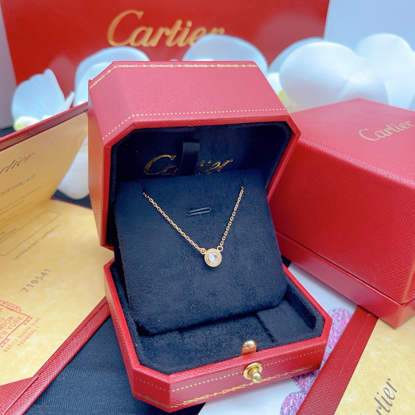 【Cartie*最新款🆕🆕卡地亚圆形单钻玫瑰金项链】一致官网黄铜材质，非常的上镜‼️设计很特别值得入手。