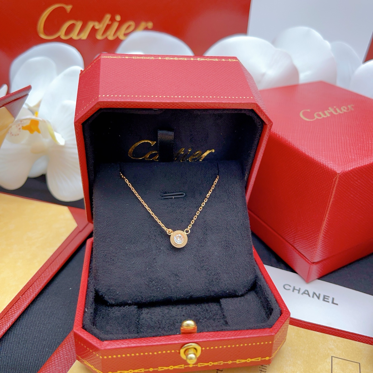 【Cartie*最新款🆕🆕卡地亚圆形单钻玫瑰金项链】一致官网黄铜材质，非常的上镜‼️设计很特别值得入手。