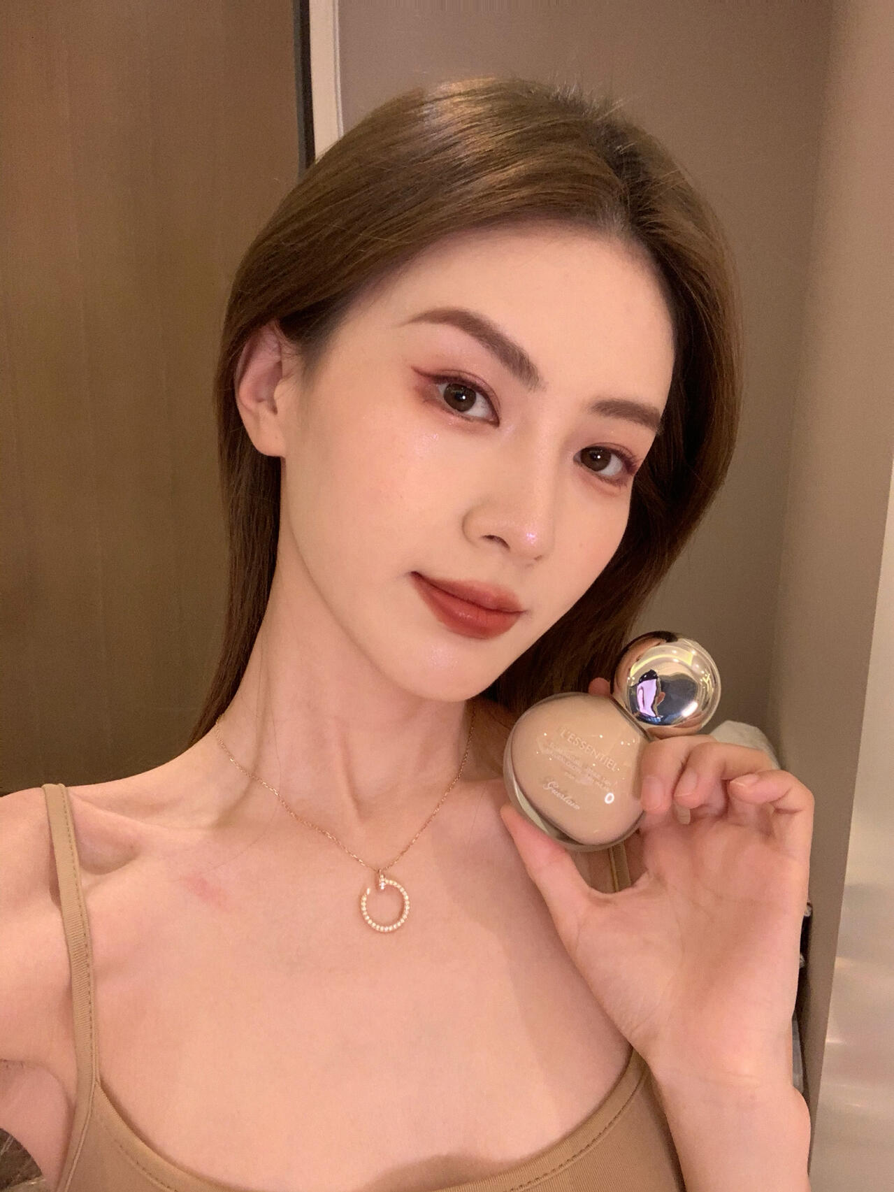 【Cartie*最新款🆕🆕卡地亚玫瑰金色镶钻钉子项链】一致官网黄铜材质，非常的上镜‼️设计很特别值得入手