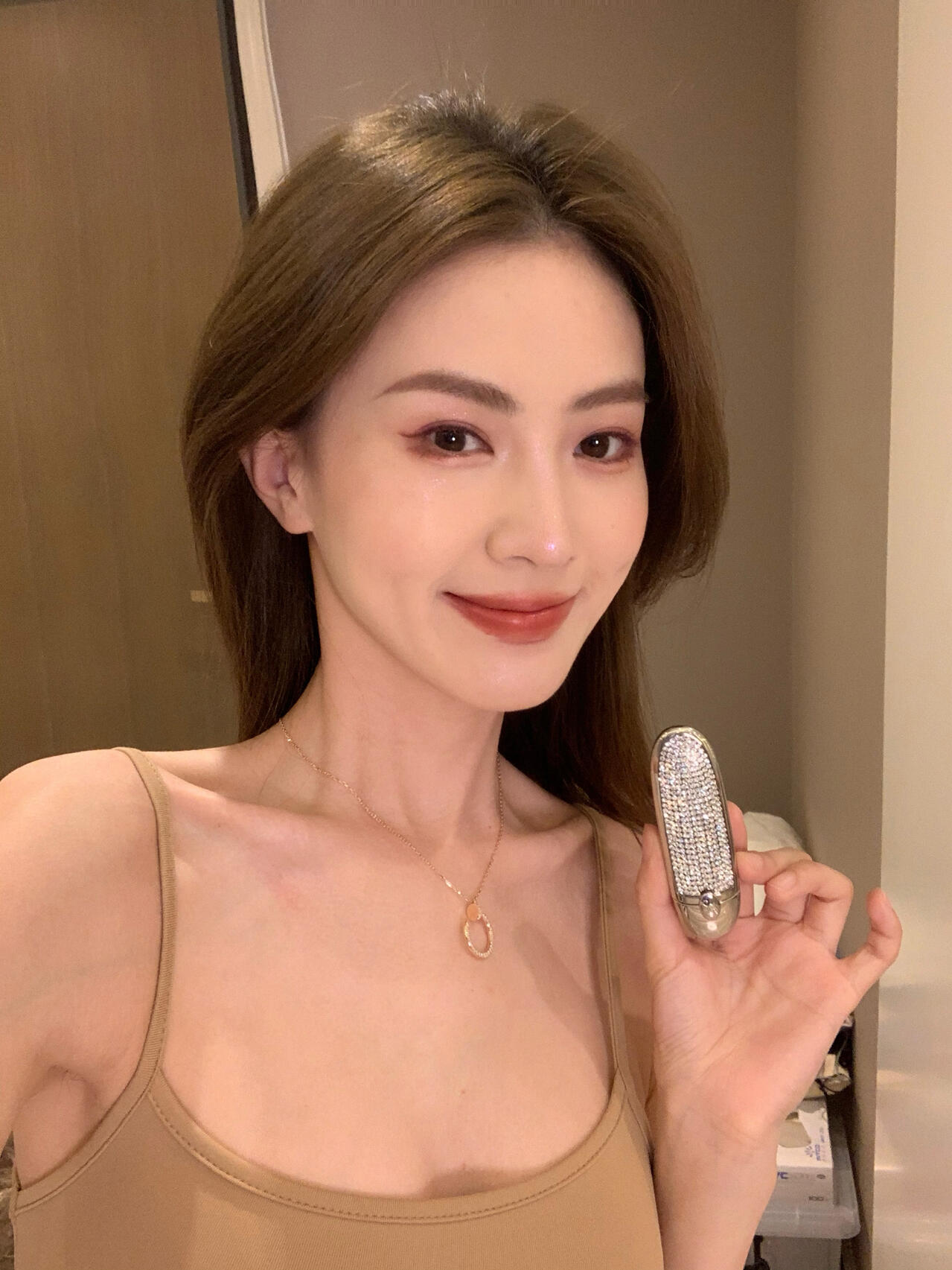 【Cartie*最新款🆕🆕卡地亚玫瑰金色镶钻钉子项链】一致官网黄铜材质，非常的上镜‼️设计很特别值得入手