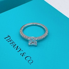 尺寸码数:6.7.8码【Tiffany*帝芙尼最新款🆕🆕银色方形镶钻戒指】一致官网黄铜材质,非常的上镜‼ 尺寸码数:6.7.8码【Tiffany*帝芙尼最新款🆕🆕银色方形镶钻戒指】一致官网黄铜材质,非常的上镜‼