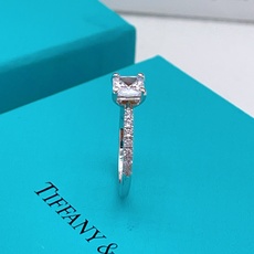尺寸码数:6.7.8码【Tiffany*帝芙尼最新款🆕🆕银色方形镶钻戒指】一致官网黄铜材质,非常的上镜‼ 尺寸码数:6.7.8码【Tiffany*帝芙尼最新款🆕🆕银色方形镶钻戒指】一致官网黄铜材质,非常的上镜‼