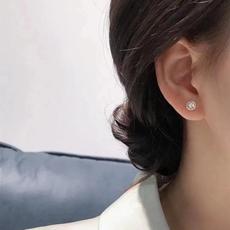KE020【银色镶钻耳钉】KE021【金色镶钻耳钉】KE022【玫瑰金色镶钻耳钉】一致官网黄铜材质,非常 KE020【银色镶钻耳钉】KE021【金色镶钻耳钉】KE022【玫瑰金色镶钻耳钉】一致官网黄铜材质,非常
