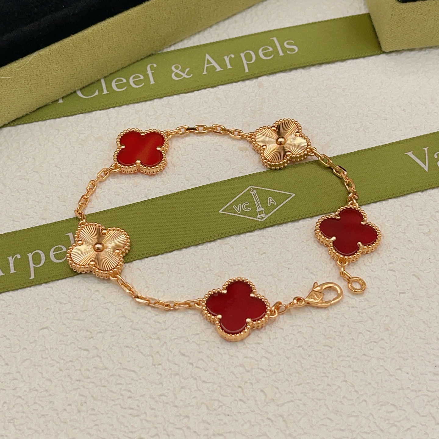 PVS VanCleef Arpel