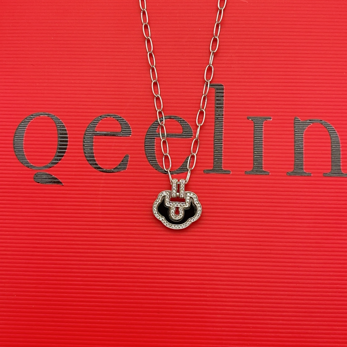 Qeelin Yu Yi necklace Silver-toned metal with clear diamond accents and black ceramic inlay 42cm