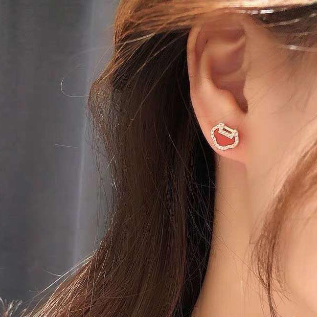 Qeelin Yu Yi earrings rose gold red carnelian clear diamond 10mm stud diameter