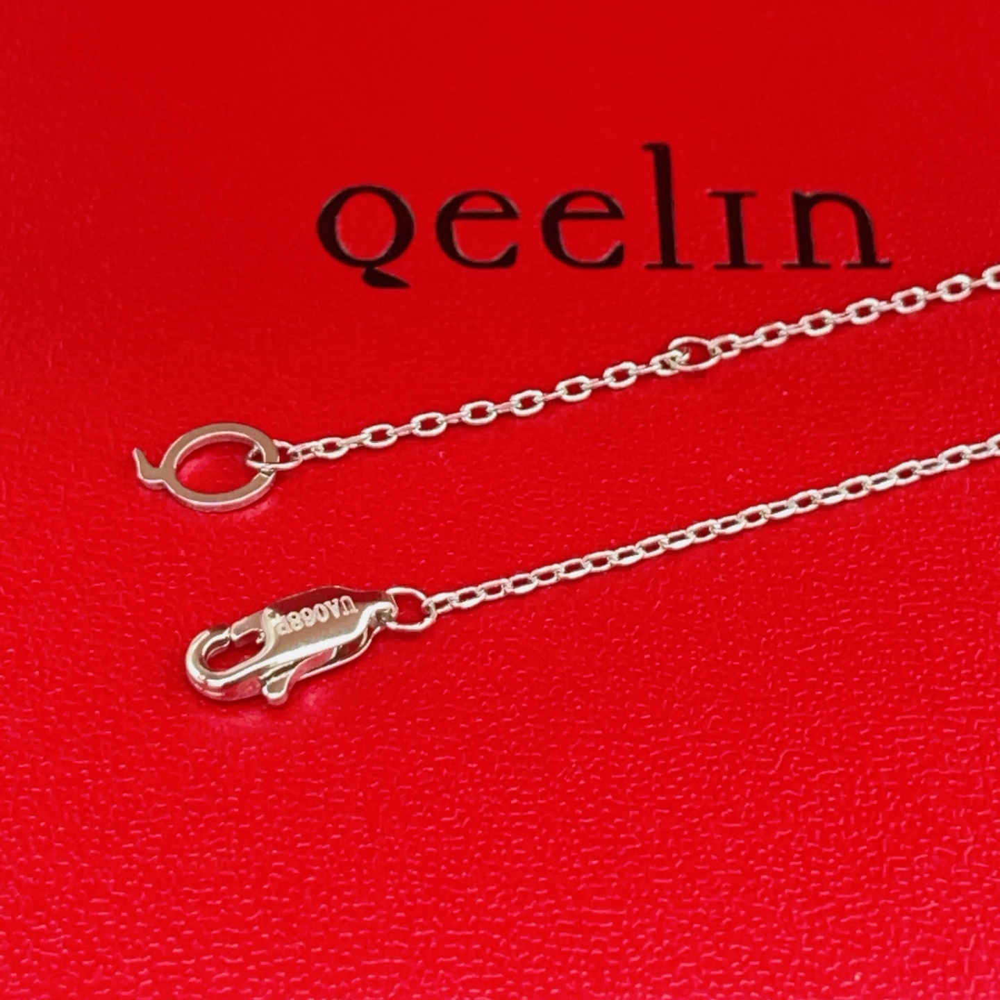 【Qeelin 最新款🆕🆕绿色贝母镶钻长方形葫芦银色项链】一致官网黄铜材质，非常的上镜‼️设计很特别值得