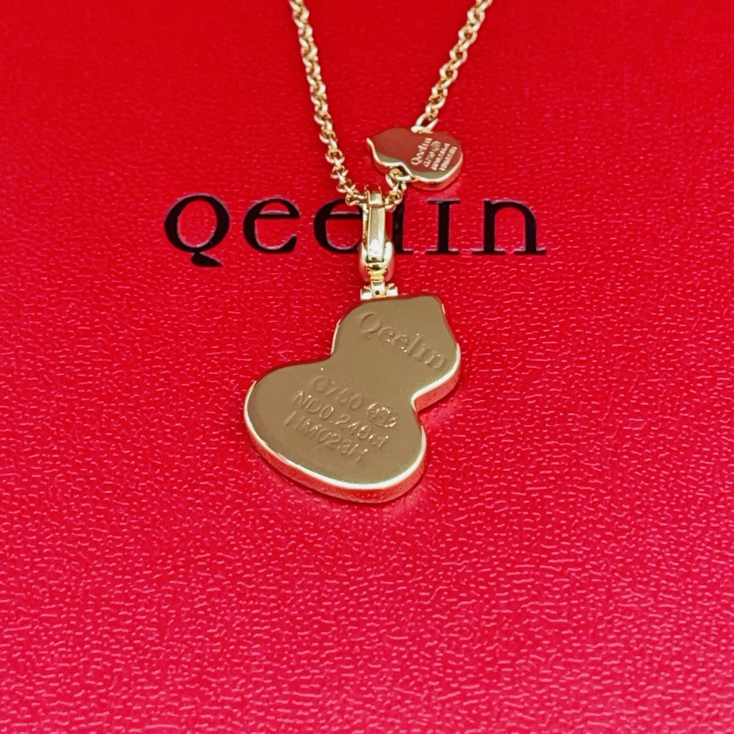 【Qeelin 最新款🆕🆕玫瑰金色镶钻葫芦项链】一致官网黄铜材质，非常的上镜‼️设计很特别值得入手高级手