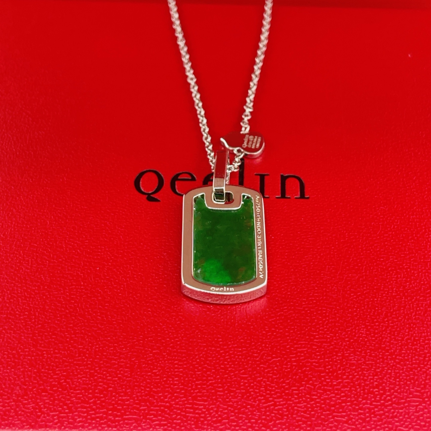【Qeelin 最新款🆕🆕绿色贝母镶钻长方形葫芦银色项链】一致官网黄铜材质，非常的上镜‼️设计很特别值得