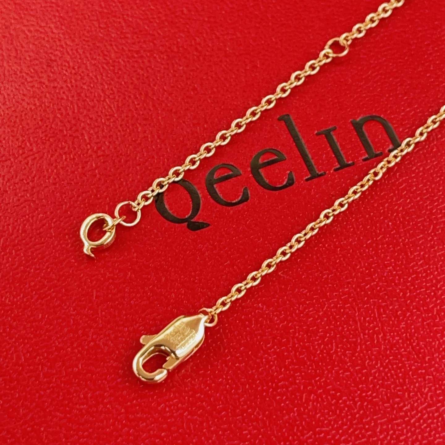 【Qeelin 最新款🆕🆕红色镶钻葫芦玫瑰金色项链】一致官网黄铜材质，非常的上镜‼️设计很特别值得入手。