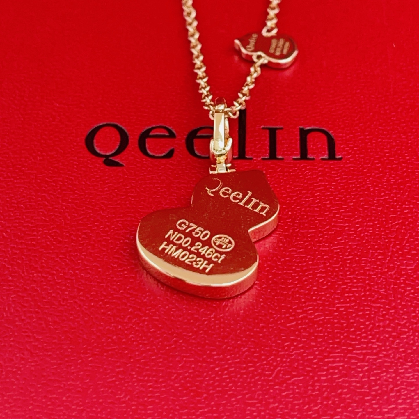 【Qeelin 最新款🆕🆕红色镶钻葫芦玫瑰金色项链】一致官网黄铜材质，非常的上镜‼️设计很特别值得入手。