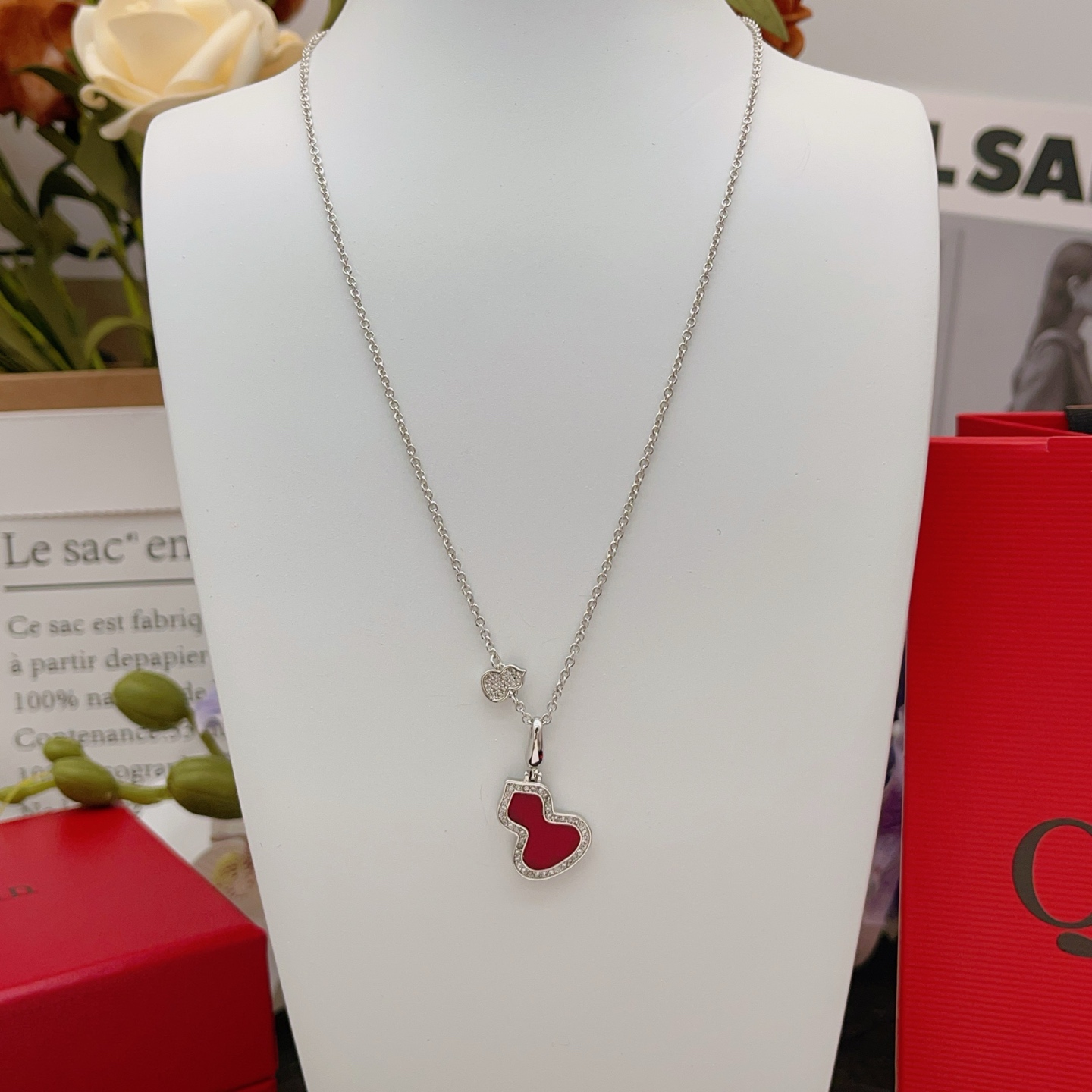 Qeelin Wulu necklace Silver-toned metal with red carnelian inlay and clear diamond accents 42cm