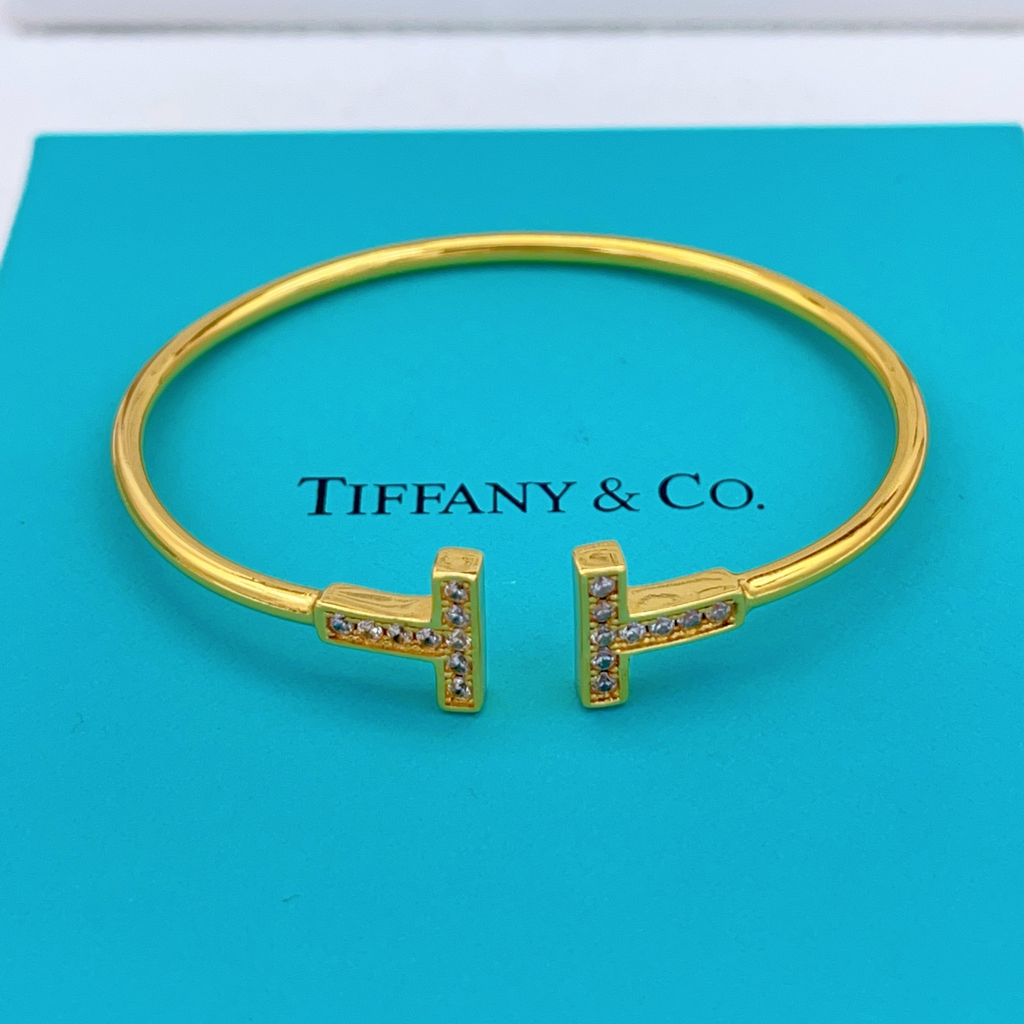 Tiffany & Co. Tiffany*帝芙尼最新款，非常的上镜‼ 设计很特别值得入手 高级手工坊系列