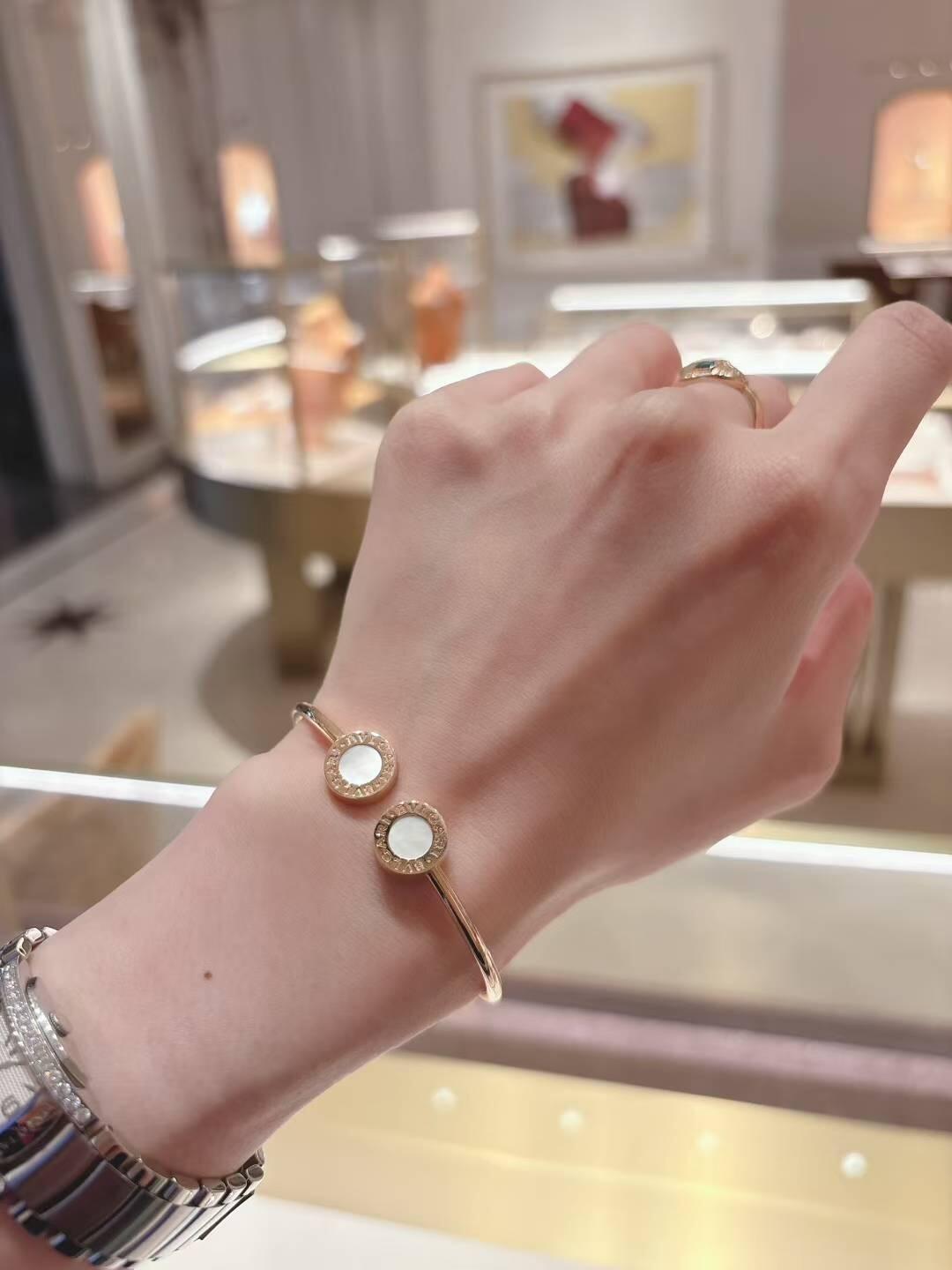 Bvlgari Jewelry Size: One size fits all — photo 8