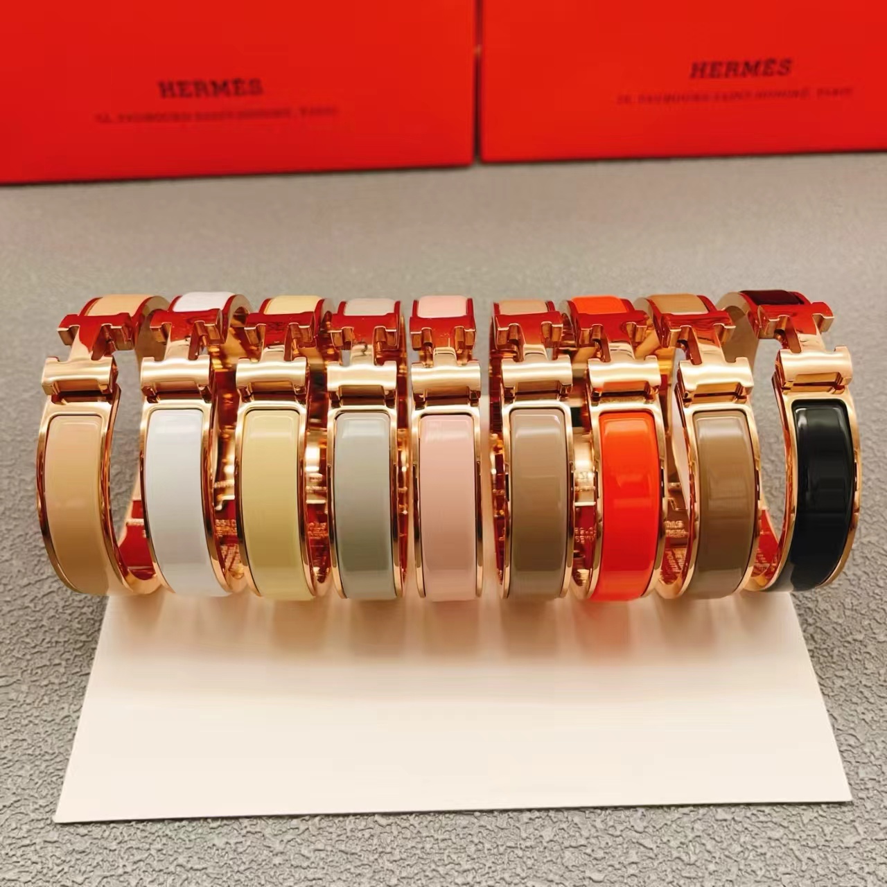 Hermès He@mes最新款，非常的上镜‼ 设计很特别值得入手 高级手工坊系列