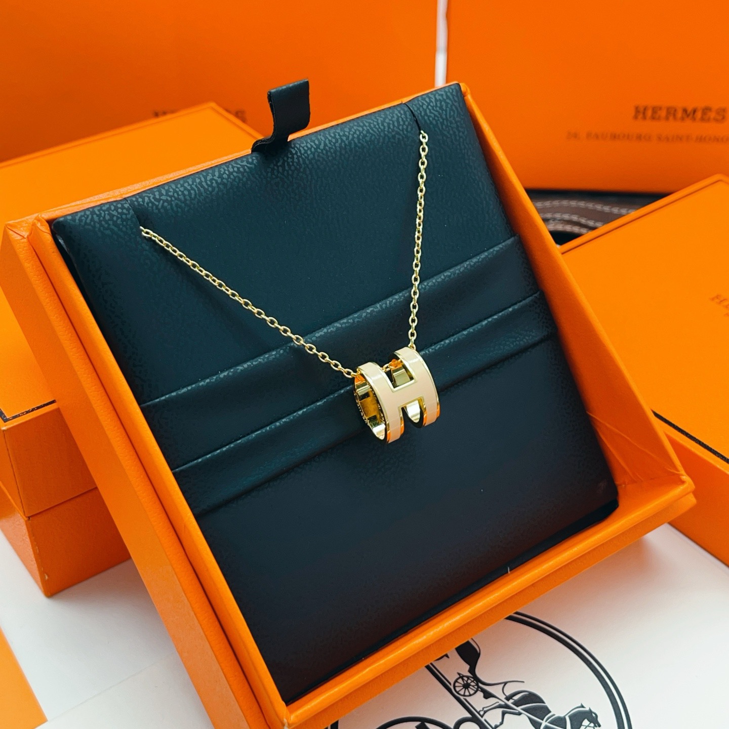 Hermès He@mes爱马仕奶黄色珐琅金色大号项链只能用无敌形容