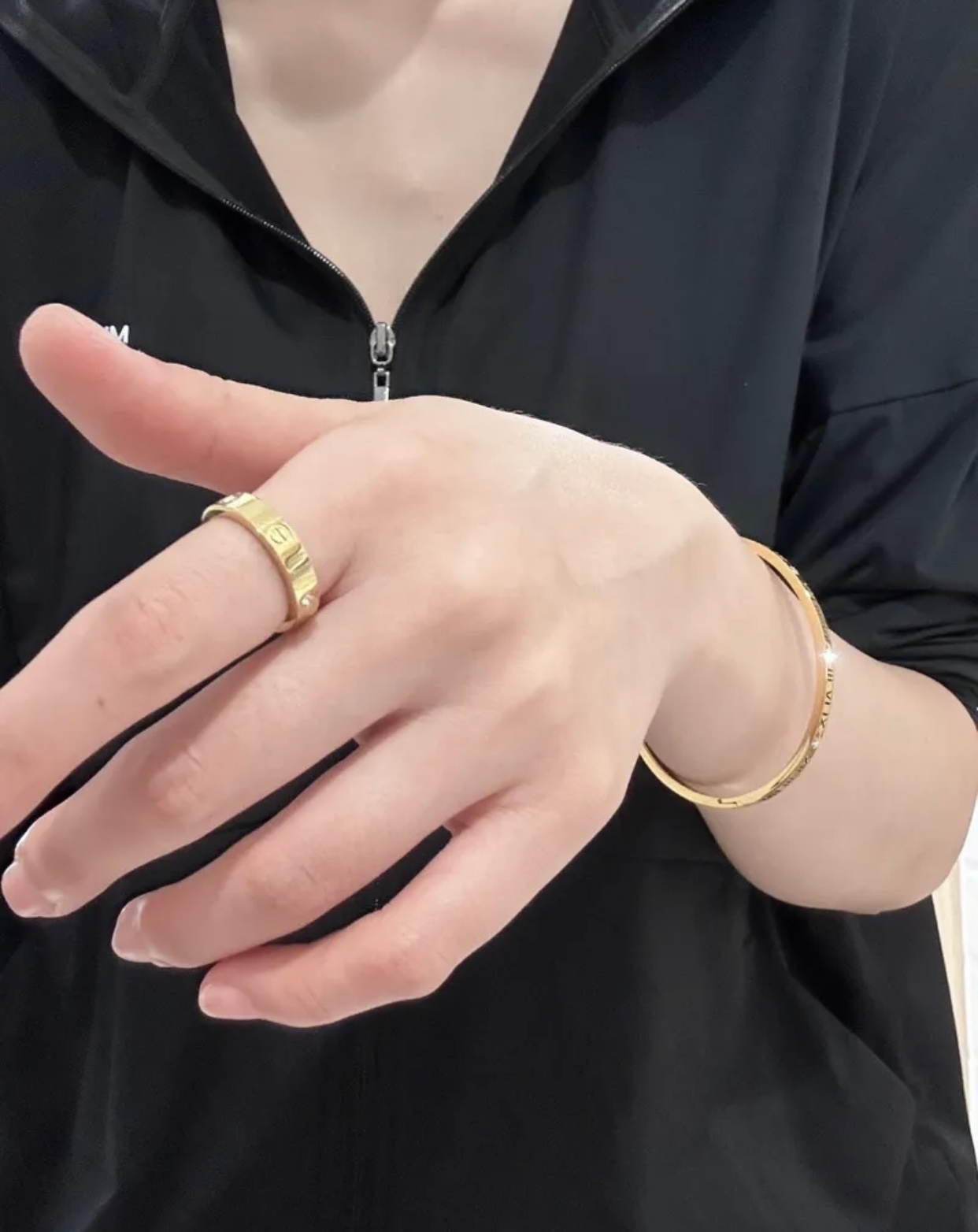 Cartier Cartie*最新款，非常的上镜‼ 设计很特别值得入手 高级手工坊系列